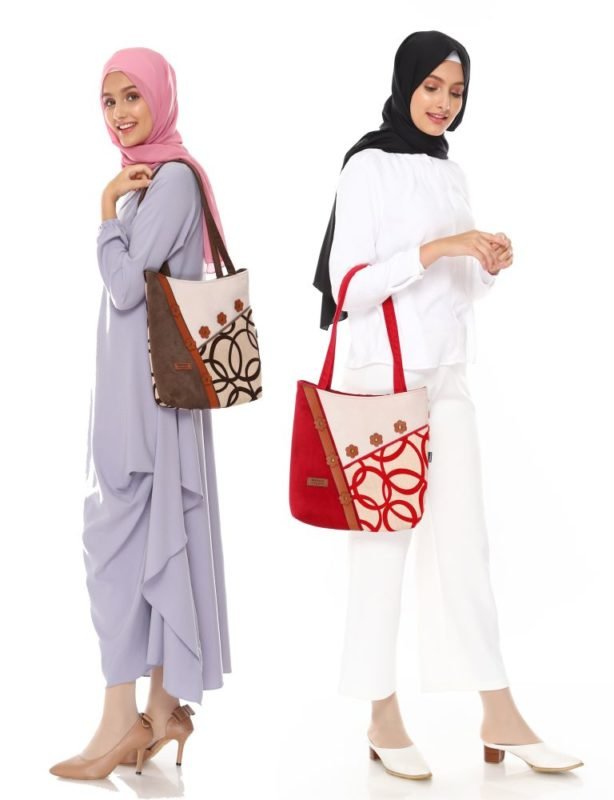 Makara-Etnik-Produsen-Tas-Dompet-Wanita-Indonesia-MSO-Shopper-Organizer-On-Model